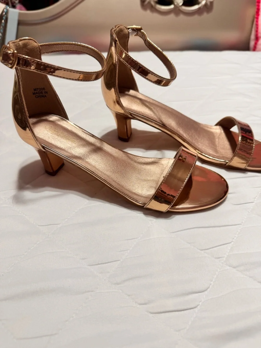Tasha Metallic Rose Gold Ankle-Strap Mid-Heel Sandals girls size 4